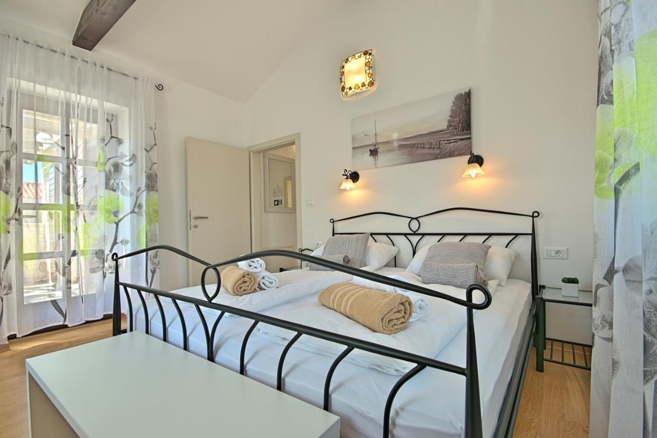 Luxury Stone Villa Zanelli Лижнян Экстерьер фото
