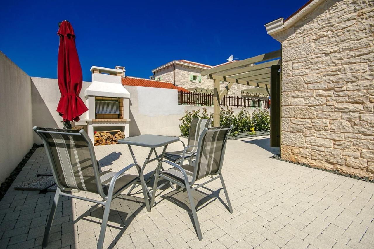 Luxury Stone Villa Zanelli Лижнян Экстерьер фото